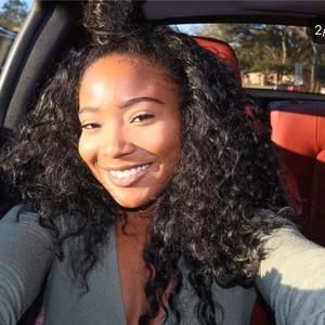 Meet your Posher, Kaila